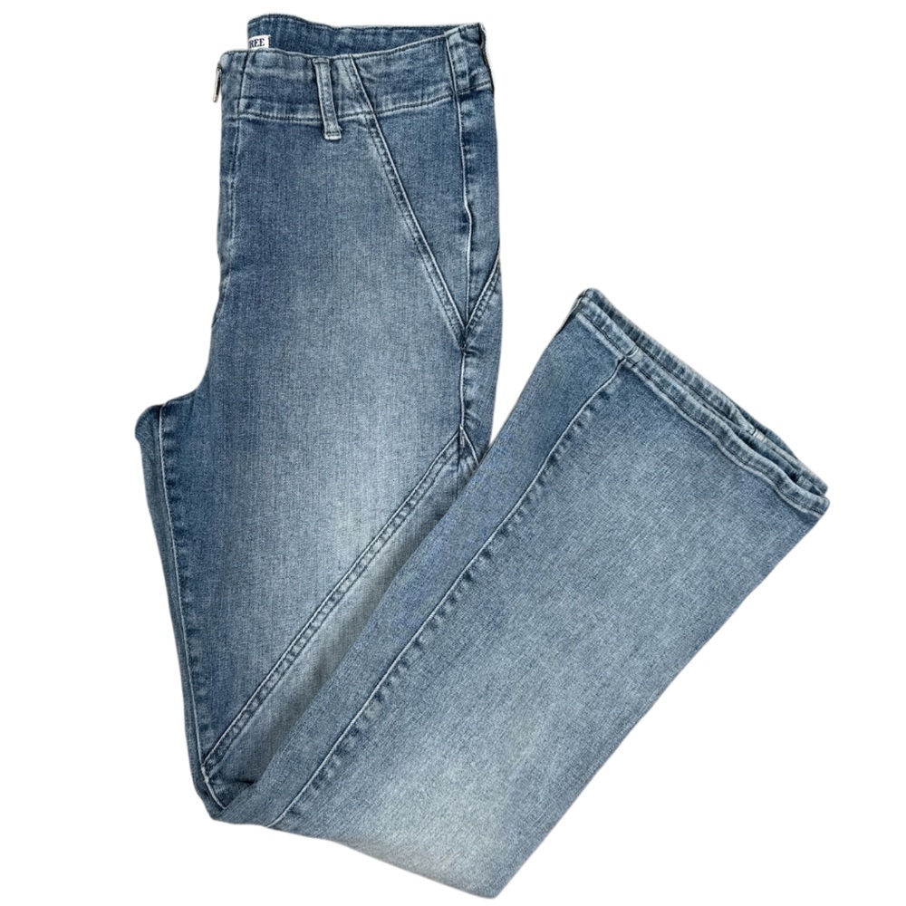 Free People We The Free Light Blue Zip Up Flare Jeans Size 32
